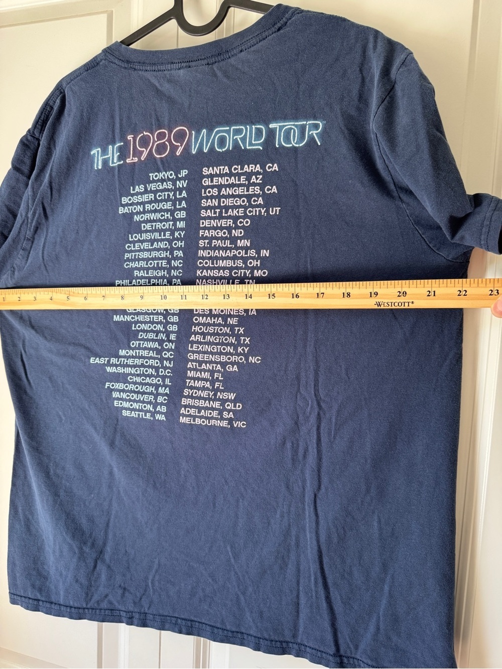 Taylor Swift 1989 World Tour Official Concert Tee Navy Blue Size L - Picture 7 of 9